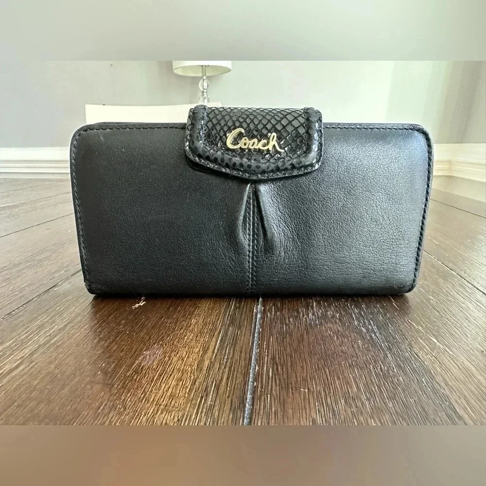 Coach Ashley wallet